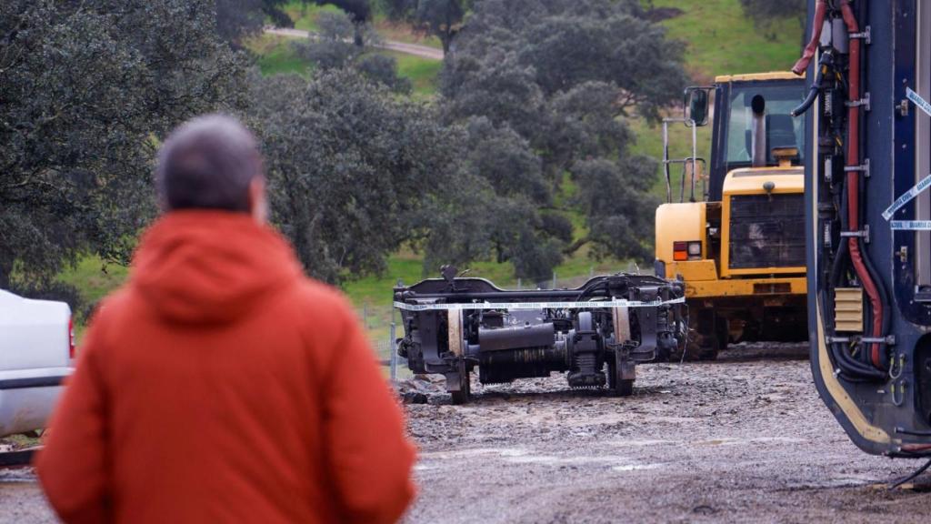 Uno de los últimos restos de los trenes siniestrados en Adamuz.