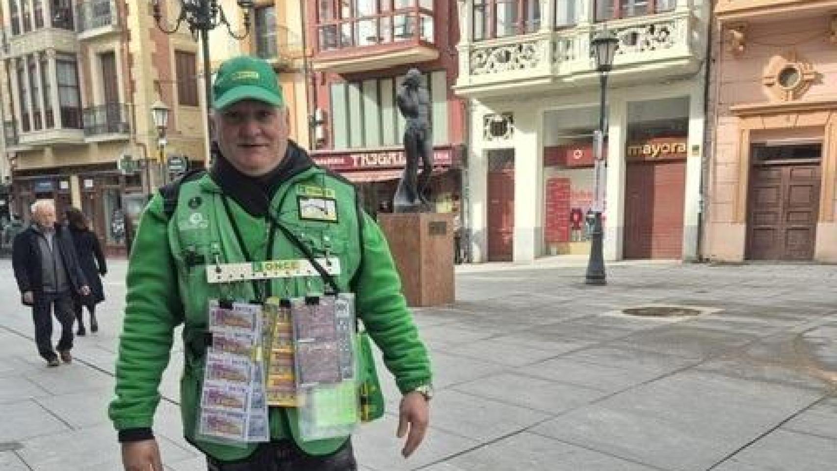 Ángel Pascual, cuponero de la ONCE de la Plaza de Sagasta en Zamora