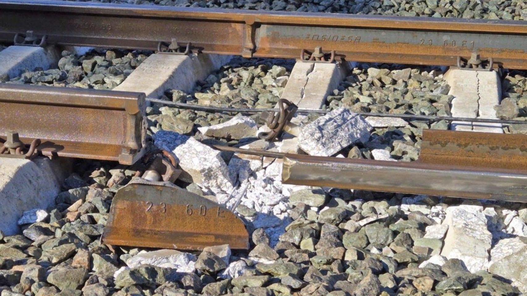 Imagen de la vía rota