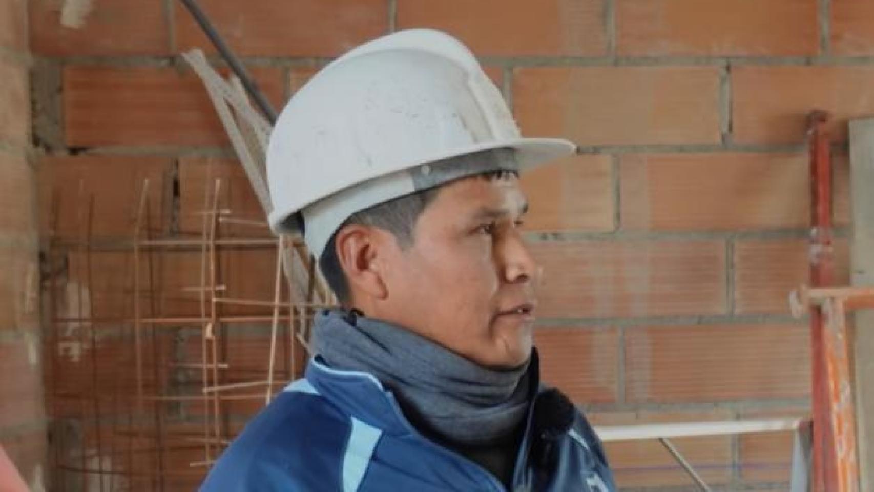 Imagen de Albino, albañil boliviano.