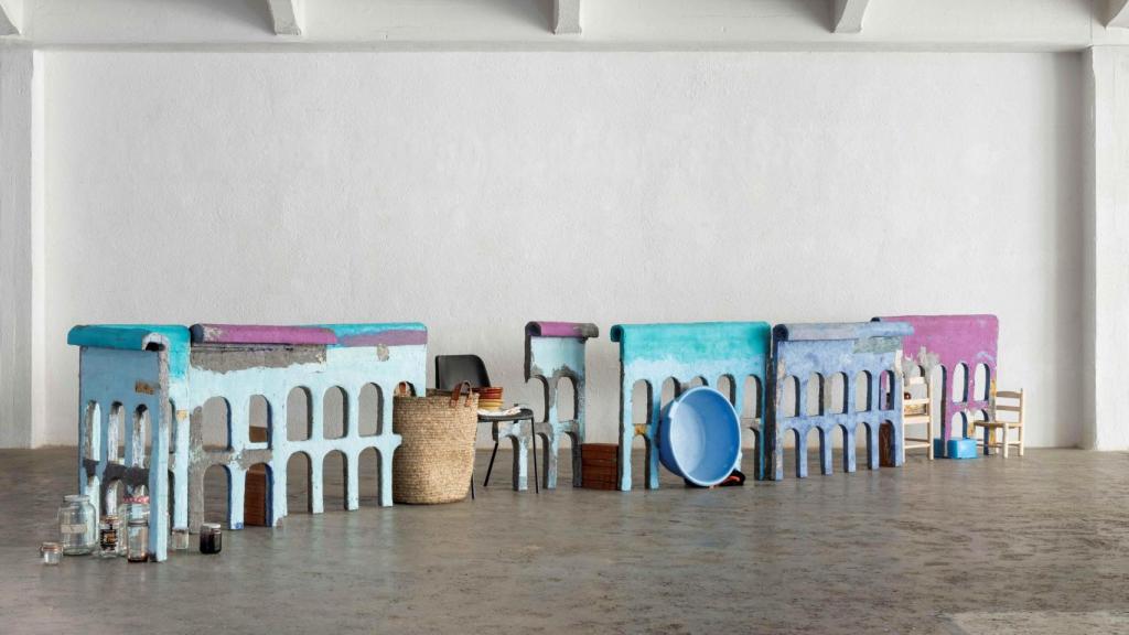 Ester Partegàs: 'Line II (Laundry Baskets)', 2025. Foto: Roberto Ruiz