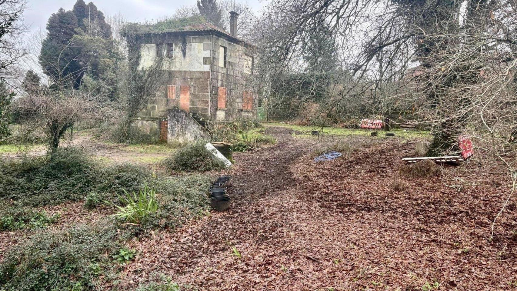 Finca con vivienda titularidad de Icosa Dorada, en el entorno del aeropuerto de Peinador, en Vigo
