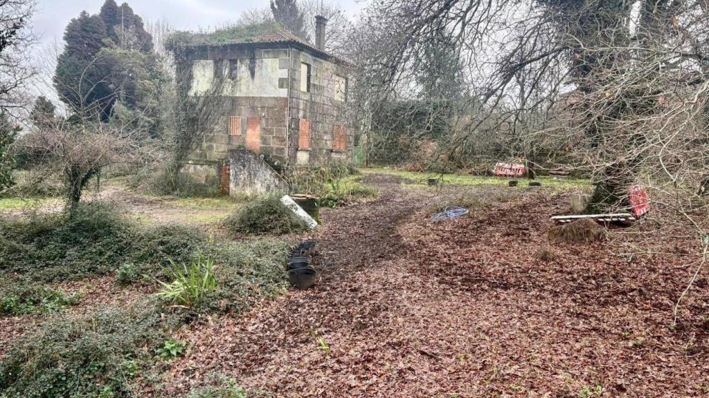 Finca con vivienda titularidad de Icosa Dorada, en el entorno del aeropuerto de Peinador, en Vigo