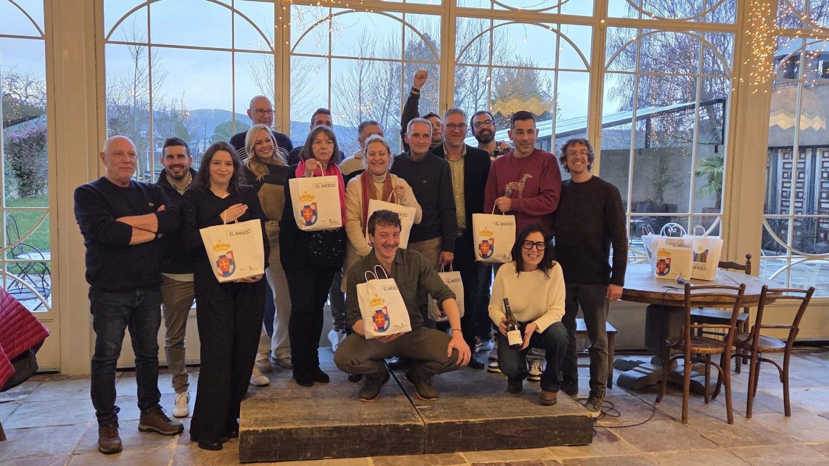 Foto de familia con los ganadores