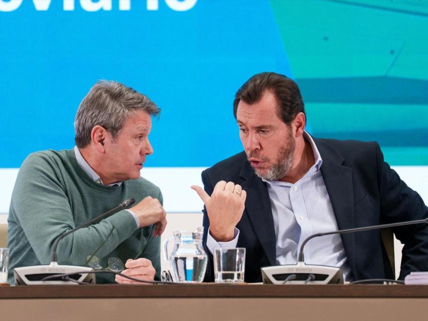Óscar Puente durante una de sus ruedas de prensa.