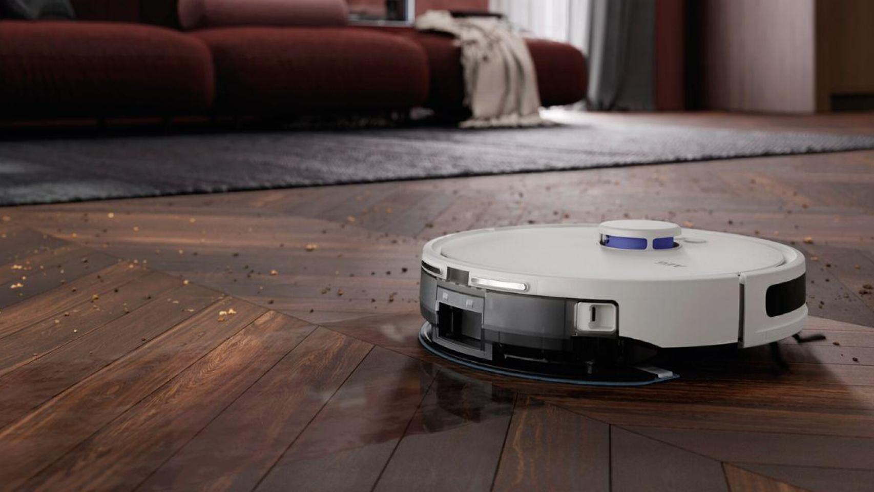 Aspira, pasa la mopa y te hace la vida más fácil: este es el robot aspirador que triunfa en las rebajas de AEG