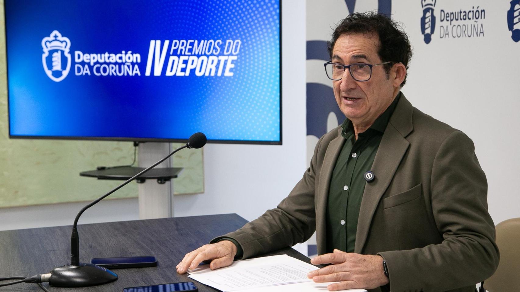 El diputado de Deportes, Antonio Leira, presenta la IV Gala dos Premios do Deporte.