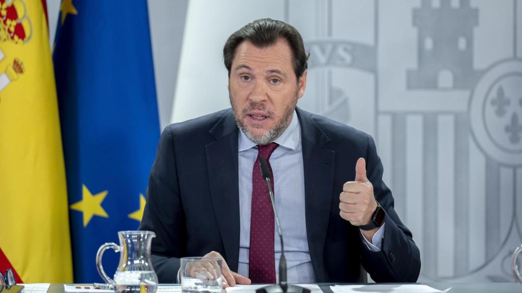 El ministro de Transportes y Movilidad Sostenible, Óscar Puente, durante una rueda de prensa posterior al Consejo de Ministros.