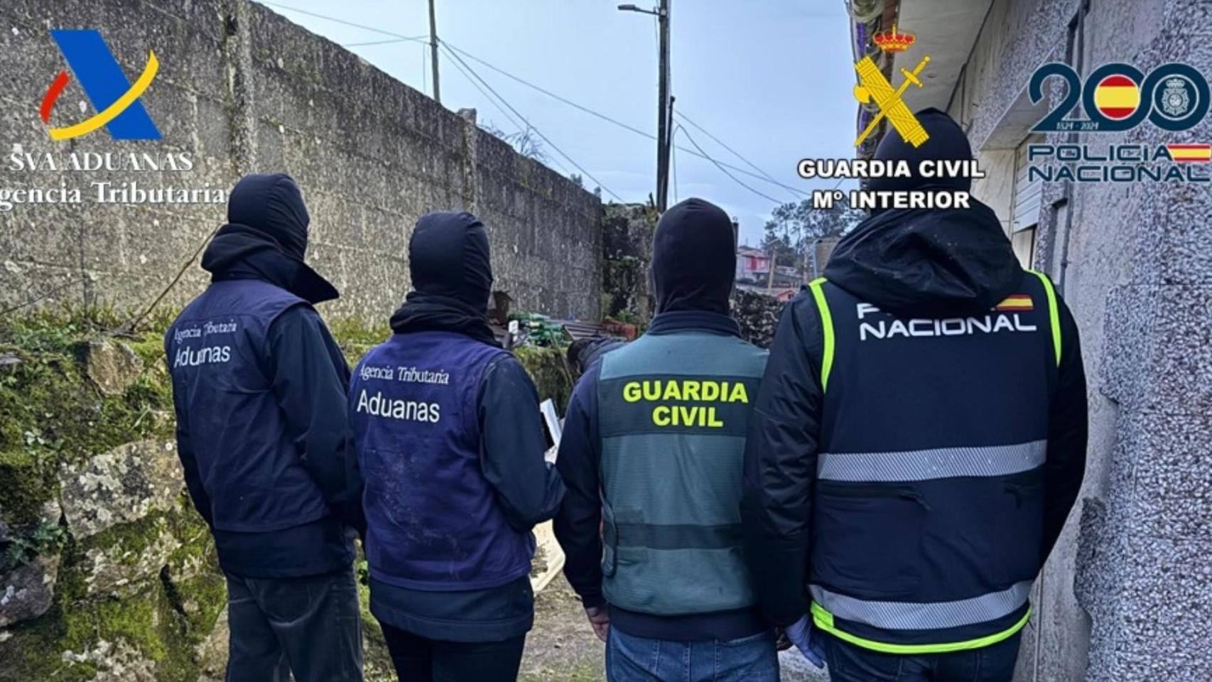 Agentes que participaron en el operativo.
