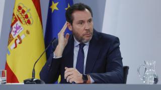 El ministro de Transportes y Movilidad Sostenible Óscar Puente, durante la rueda de prensa ofrecida tras el Consejo de Ministros, este martes, en el Palacio de la Moncloa.