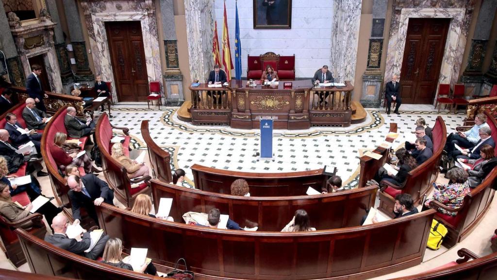 Pleno del Ayuntamiento de Valencia este martes. EE