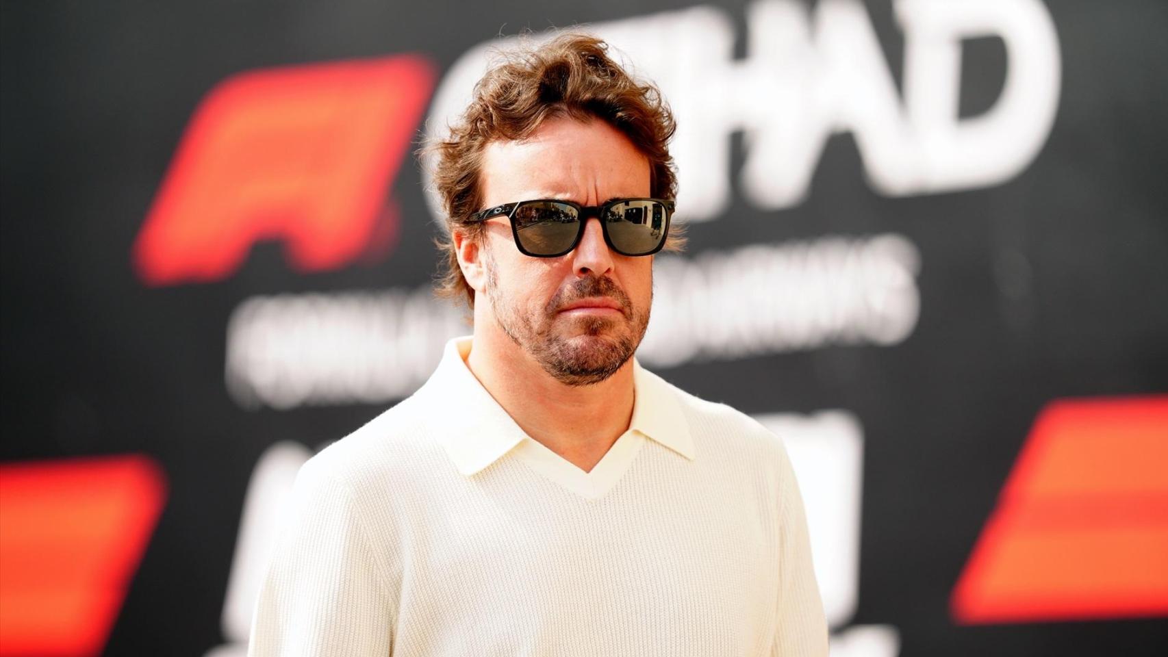 Fernando Alonso, en el paddock de la Fórmula 1