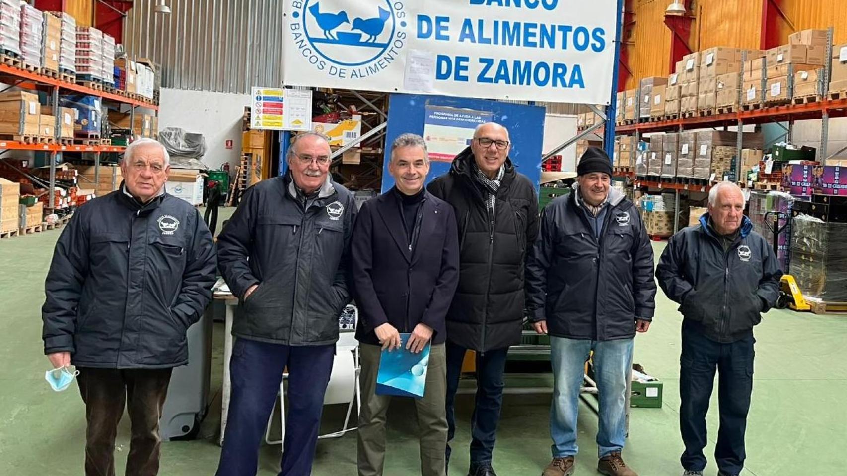 Veolia, antes Aquona, entrega 1.500 euros al Banco de Alimentos de Zamora