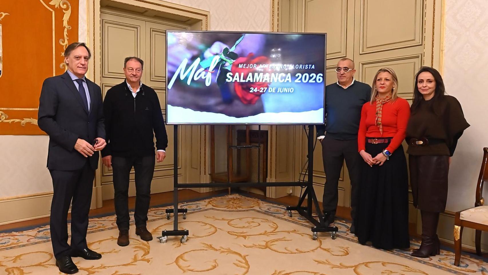 Presentación del certamen Mejor Artesano Florista en el Ayuntamiento de Salamanca