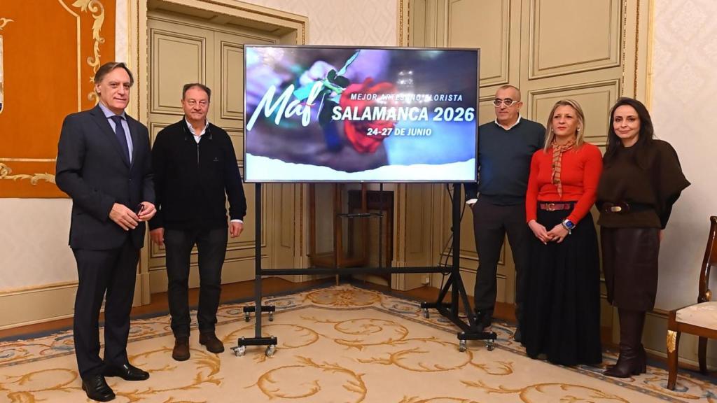 Presentación del certamen Mejor Artesano Florista en el Ayuntamiento de Salamanca