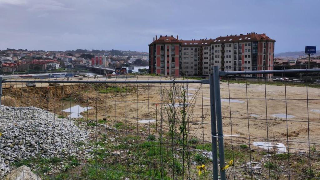 Obras de urbanización en Pedro Fernández, junto a Pedralonga, donde se proyectan dos edificios de viviendas.