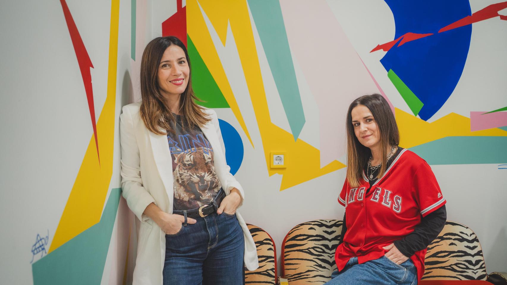 Las presentadoras de '¿Te quedas a leer?' posan en el estudio.