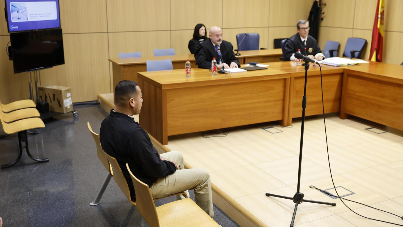 El acusado de matar en enero de 2024 al canónigo emérito de la catedral de Valencia EFE/Ana Escobar