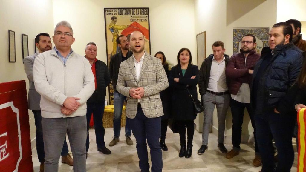 Miembros de la peña taurina 'La Encina'.