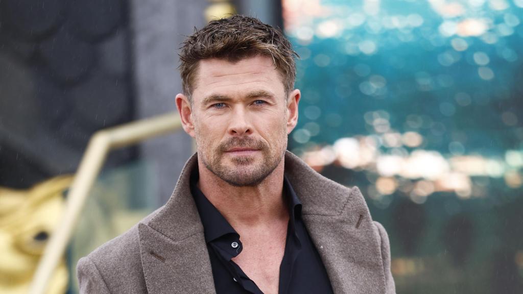 El actor australiano Chris Hemsworth posa durante el pase gráfico de la película 'Ruta de escape' en Madrid, este martes. Foto: EFE/Rodrigo Jiménez