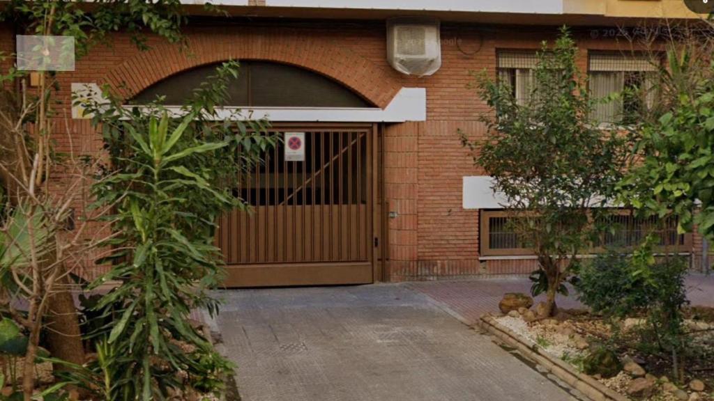 Portal donde vivía la joven muerta en Córdoba capital.