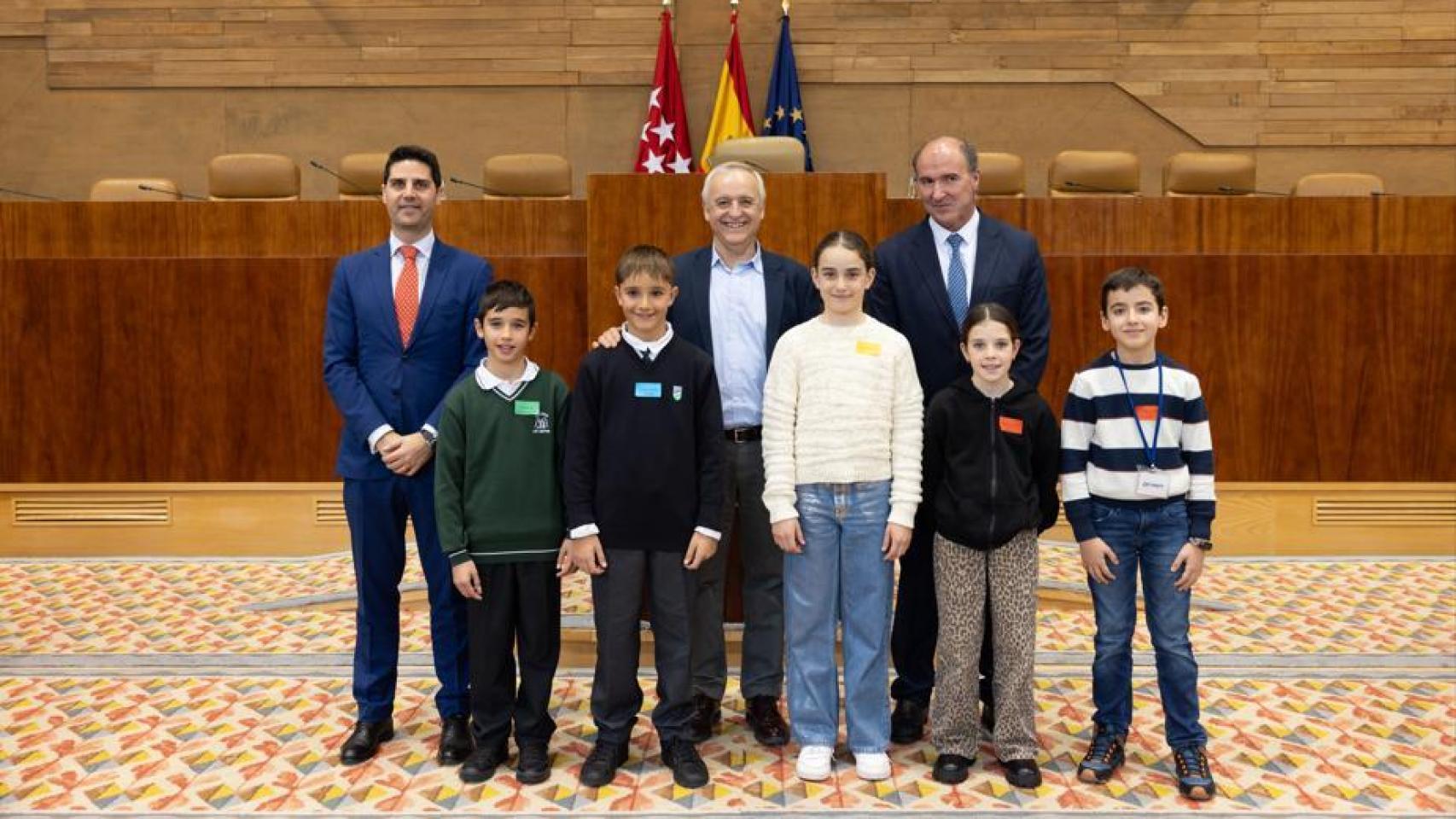 Mateo, Martina, Hugo, Alexander y Elena, los cinco 'cerebritos' que han sido diputados por un día en Madrid
