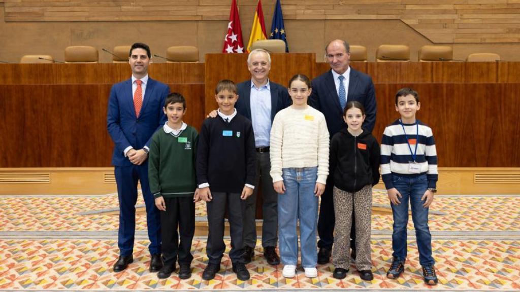 Mateo, Martina, Hugo, Alexander y Elena, los cinco 'cerebritos' que han sido diputados por un día en Madrid