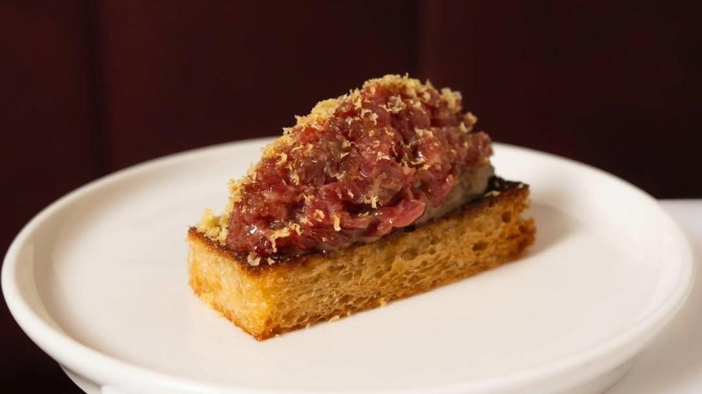 Steak tartar de Varra. Foto: Instagram @varramadrid.