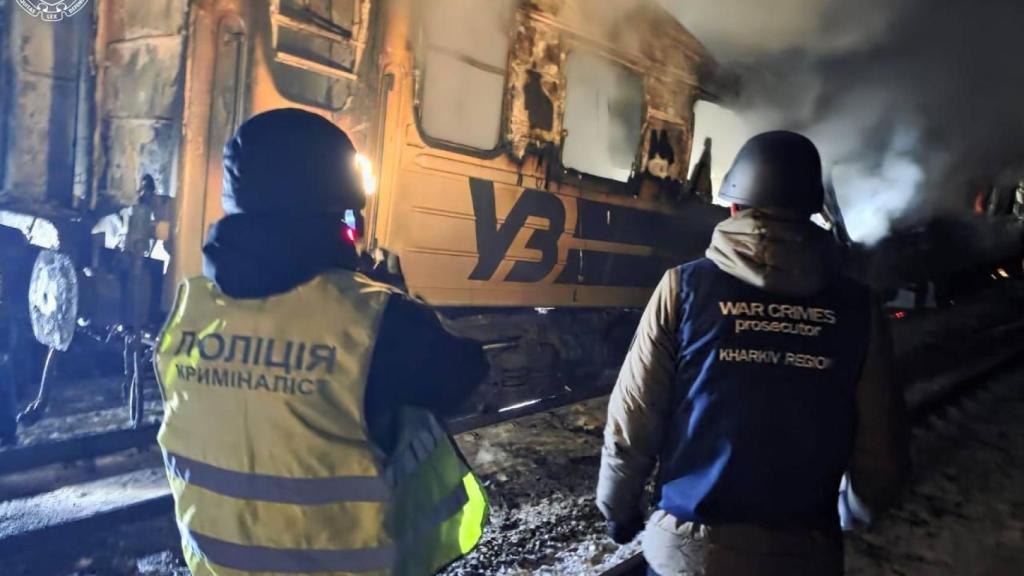 Estado en el que ha quedado el vagón alcanzado por el ataque ruso.