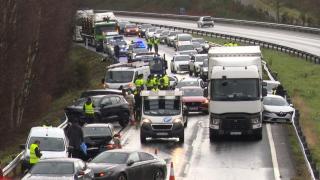 Una colisión múltiple en la AP-9, a la altura del municipio coruñés de Oroso.