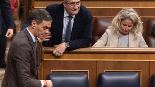 Pedro Sánchez, presidente del Gobierno, y Patxi López, portavoz del Grupo Socialista, en el Congreso.