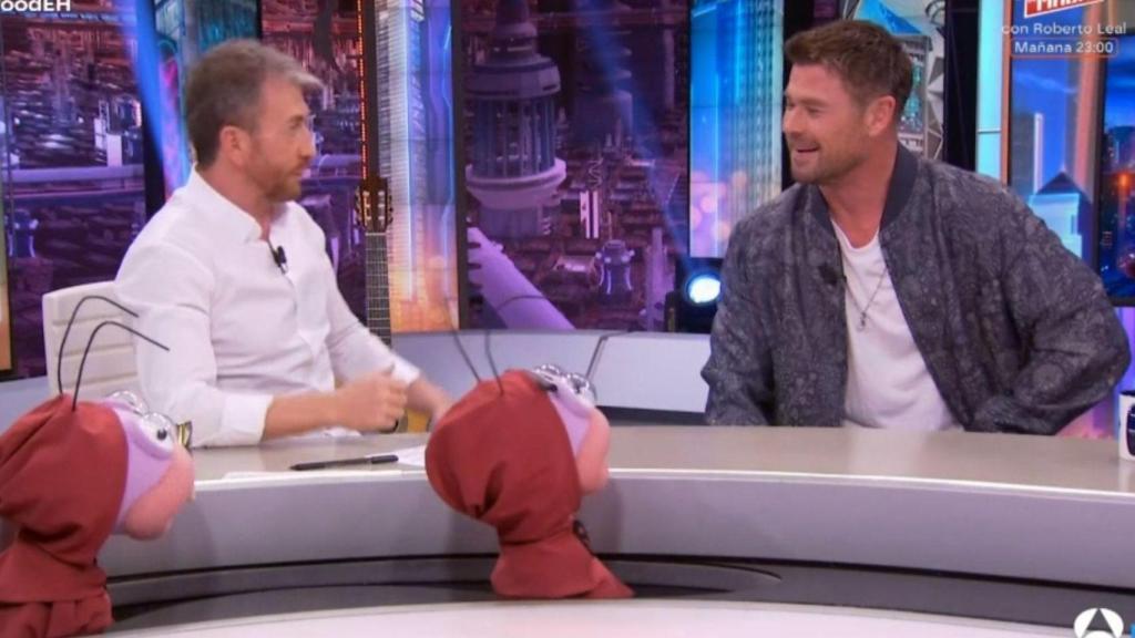 Pablo Motos y Chris Hemsworth en 'El Hormiguero'