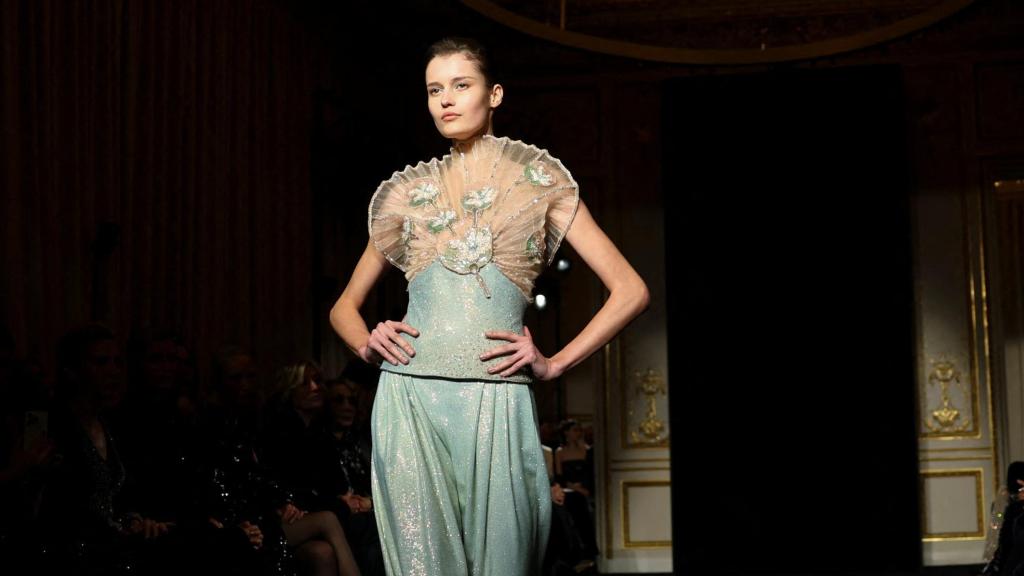 Imagen del desfile de Armani Privé.