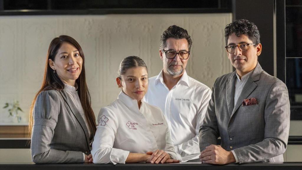 Equipo del nuevo restaurante. EE
