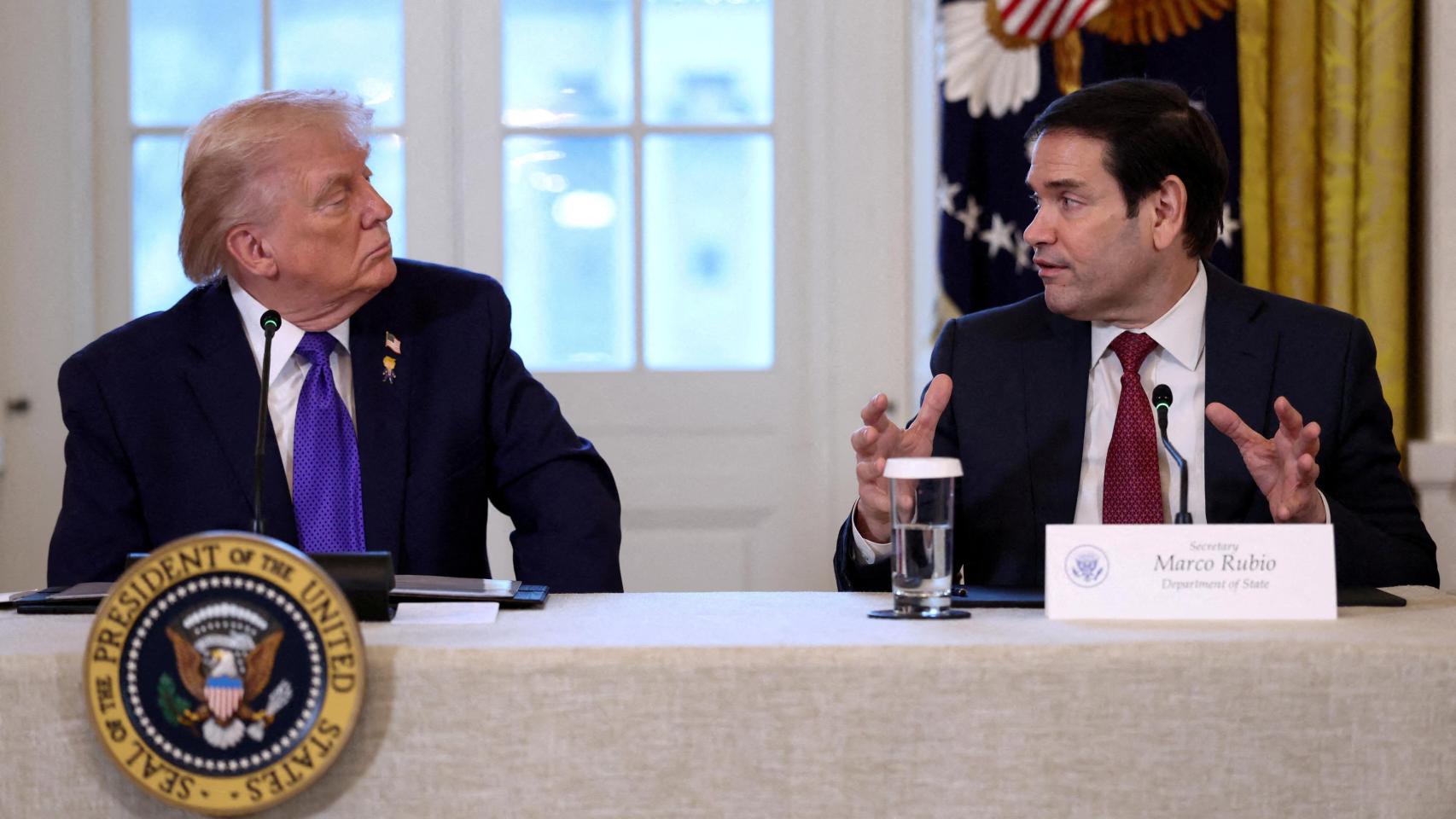 Donald Trump y Marco Rubio en la Casa Blanca a principios de enero en una reunión con las petroleras.