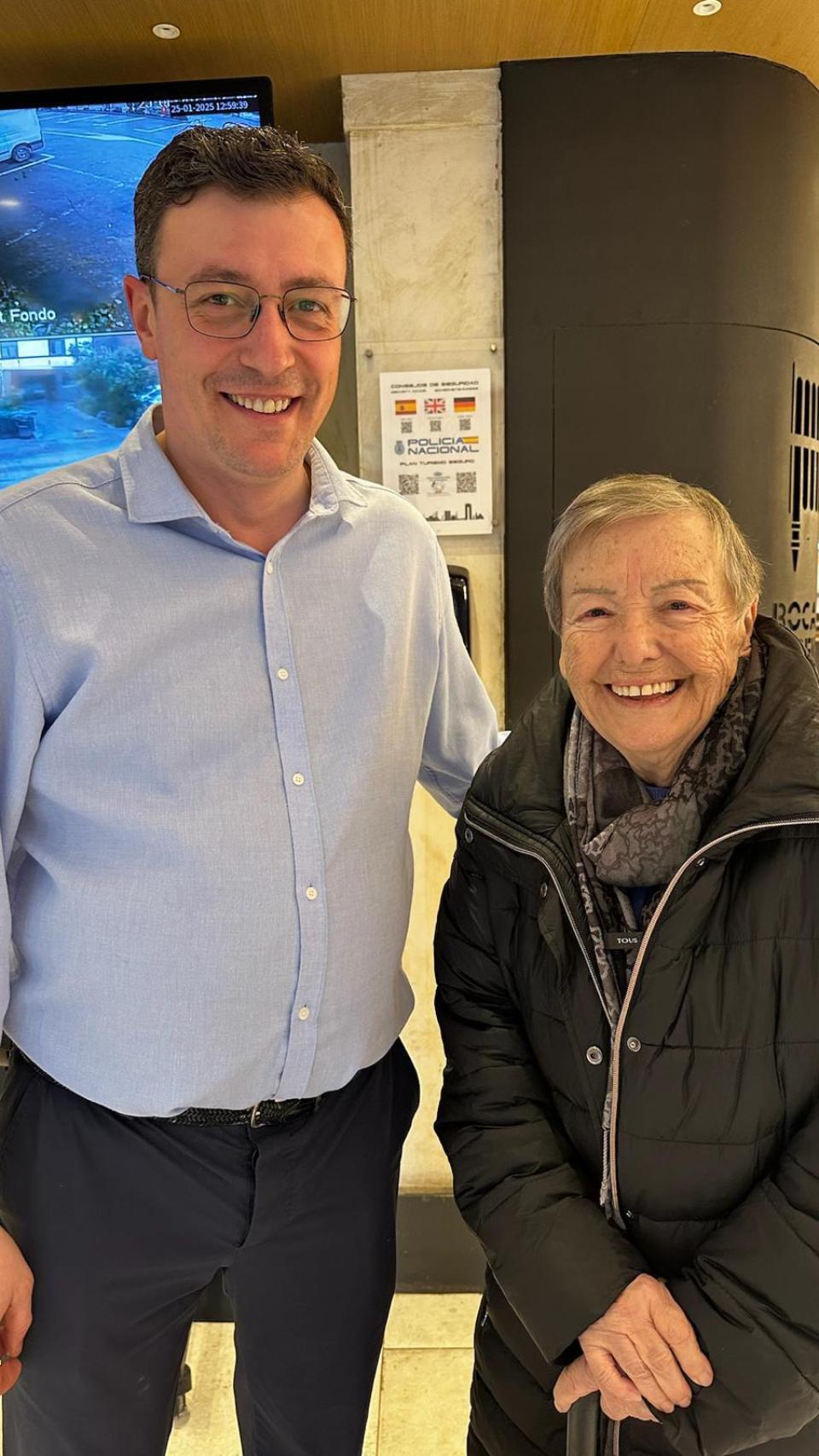 Carlos con María Galiana.