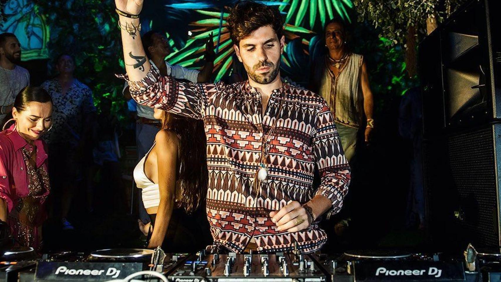 Jaime Alguersuari, en su trabajo como DJ