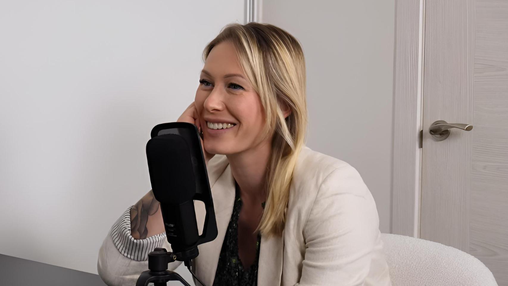 Tamara, consultora financiera, en el videopódcast de Rompiendo Esquemas.