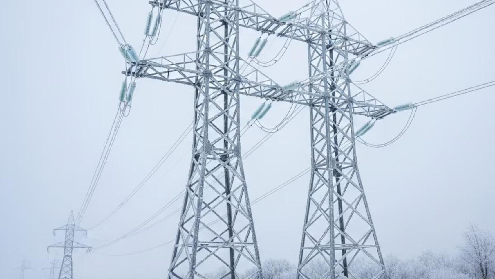 Nevada en redes eléctricas de alta tensión.