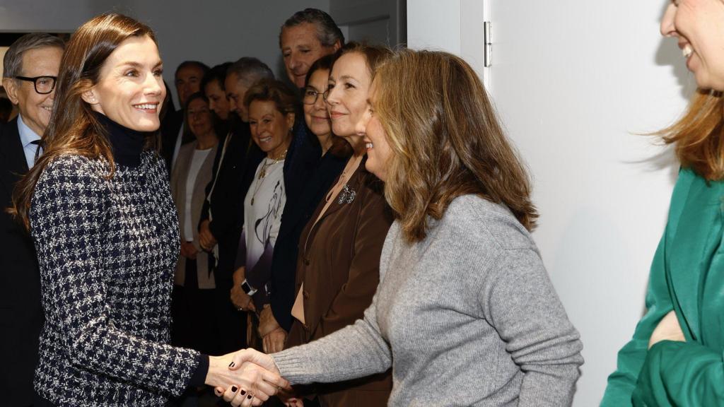 La reina Letizia a su llegada a una reunión de trabajo con la Asociación Española contra el Cáncer, este miércoles, en Madrid.