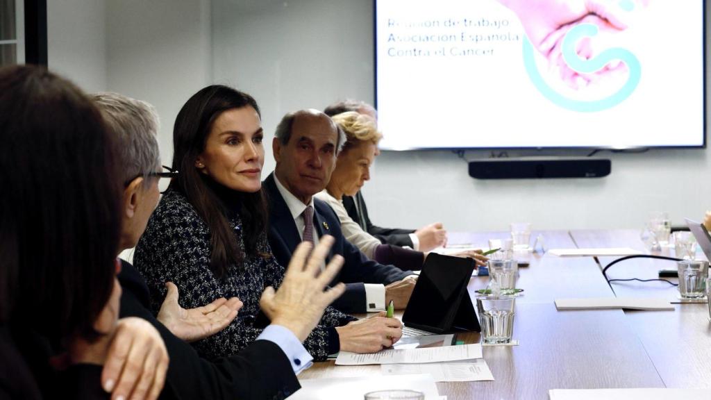 La Reina, durante la cita con la AECC.