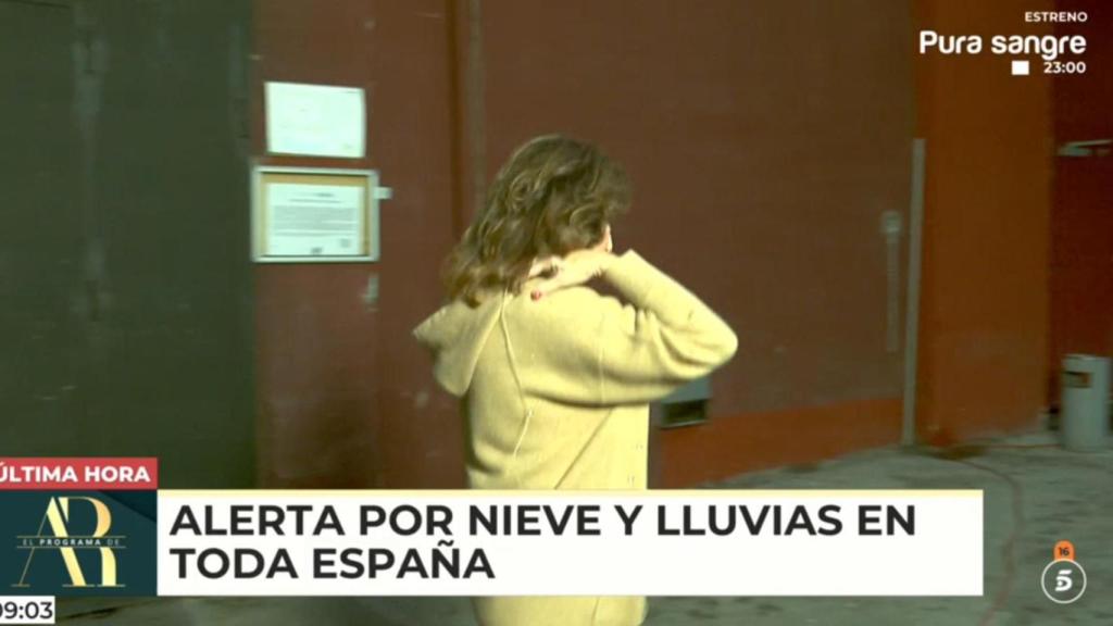 Ana Rosa sale de plató para informar sobre la borrasca Kristin.