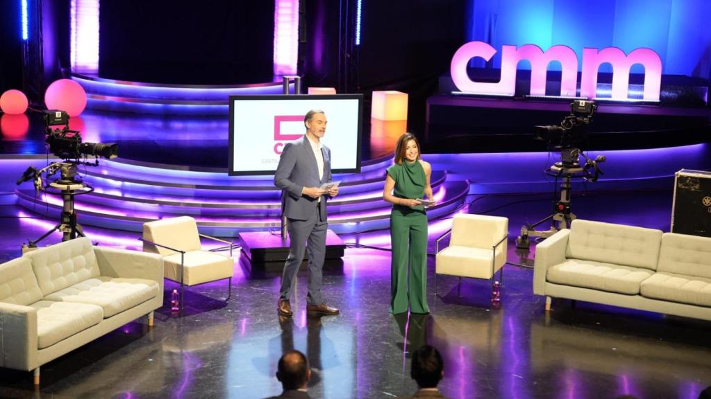 Mariló Leal y Carlos Macías conducen la presentación de los actos del 25 Aniversario de CMM.