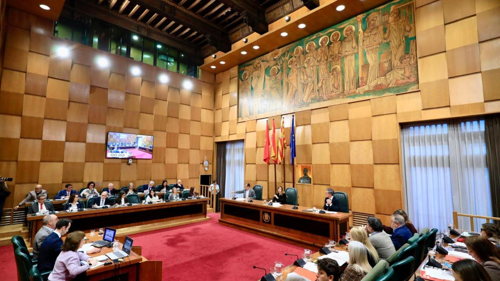 Imagen de archivo de un pleno celebrado en el Ayuntamiento de Zaragoza.