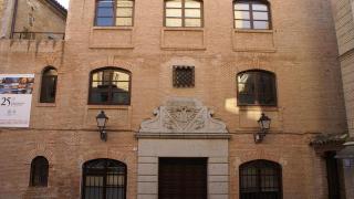 Entrada al Ayuntamiento de Toledo por la plaza del Consistorio.