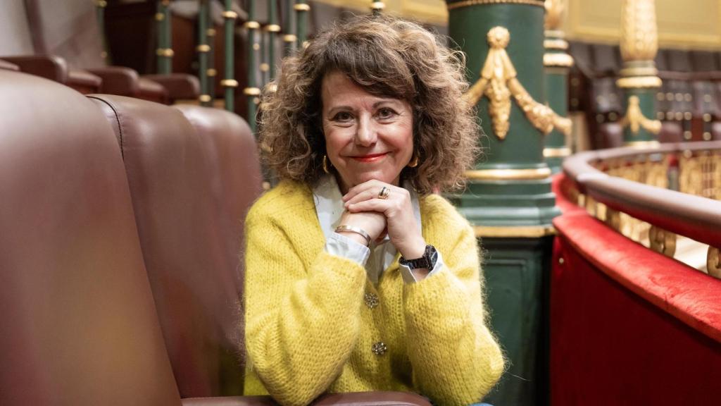 A lo largo de 50 años ha desarrollado su labor desde un lugar privilegiado: la mesa de taquígrafos.