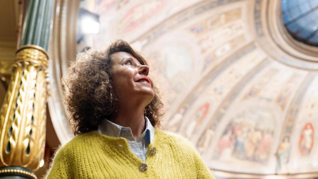 Rivero, con la mirada fija en los agujeros de bala que aún se conservan en el hemiciclo, recuerdos del 23F.