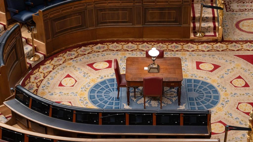 La mesa de taquígrafos en la que ha trabajado casi toda una vida.