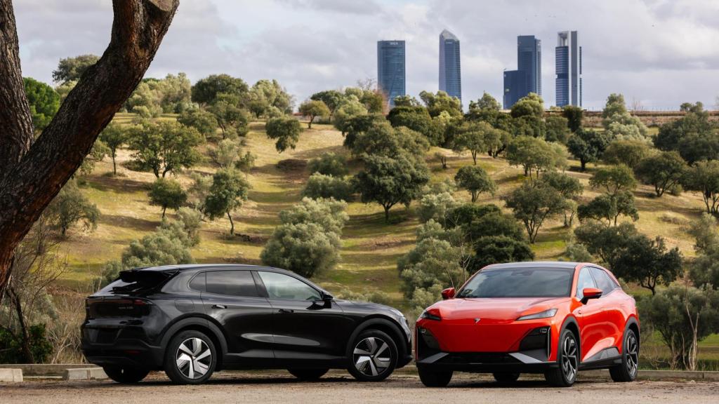 Modelos del grupo Changan Automobile: Deepal S05 (izquierda) y Deepal S07 (derecha).