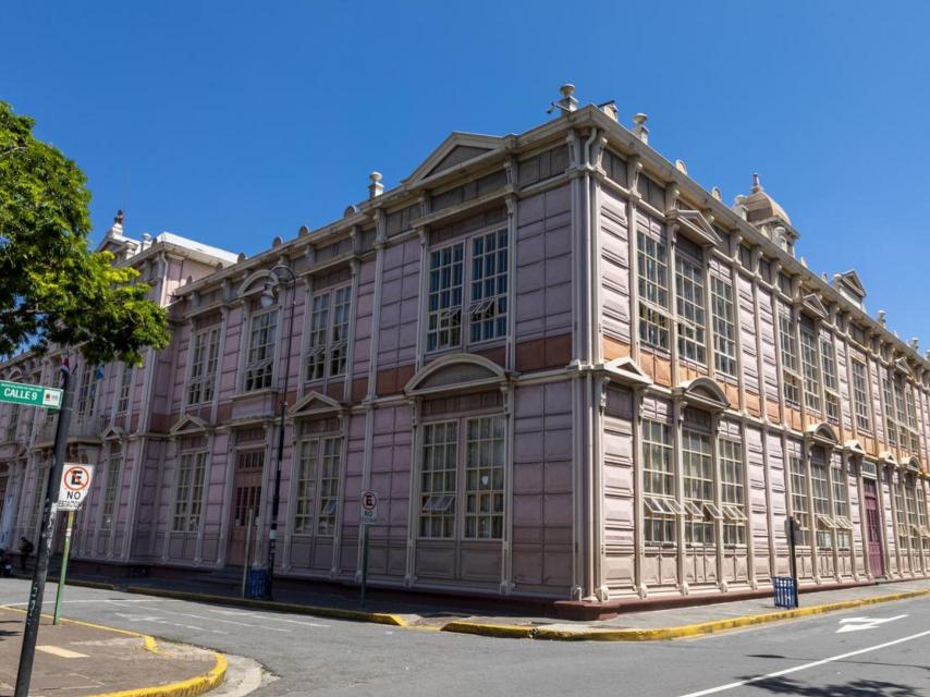 Uno de los edificios más llamativos del centro de San José.